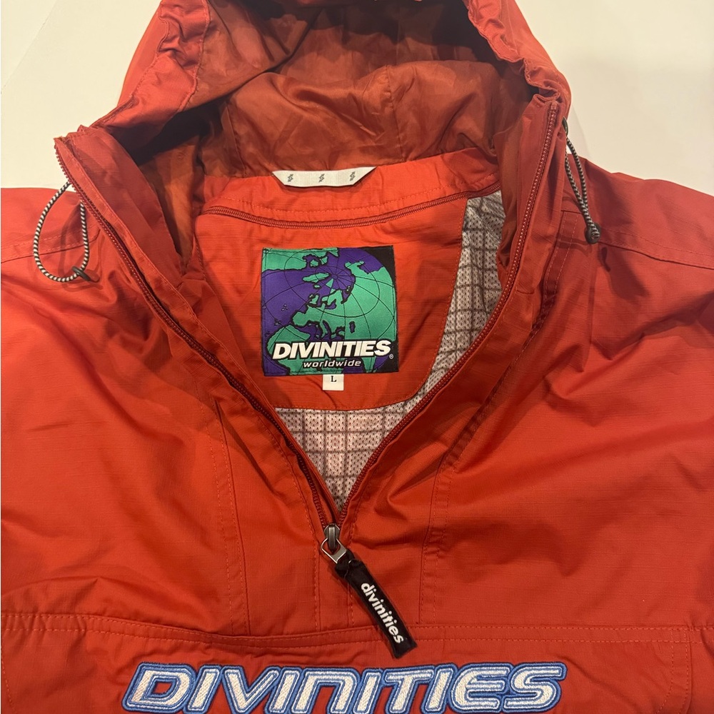Divinities Shifter Anorak View 3
